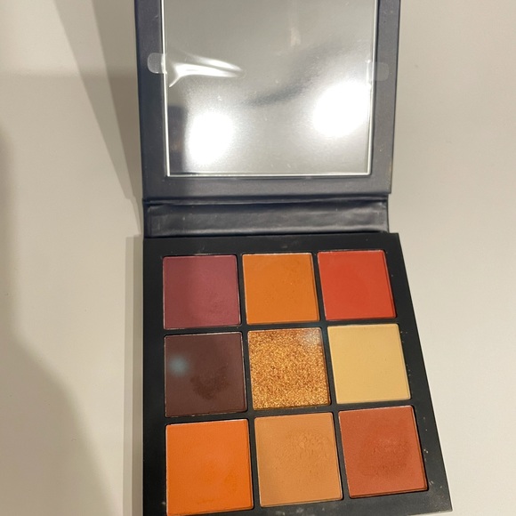 HudaBeauty warm brown obsessions eye shadow plate - Picture 2 of 3